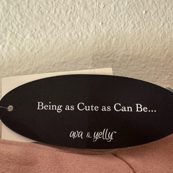 Chic Mauve Midi Dress with Pearl Details - Picture 3 of 12